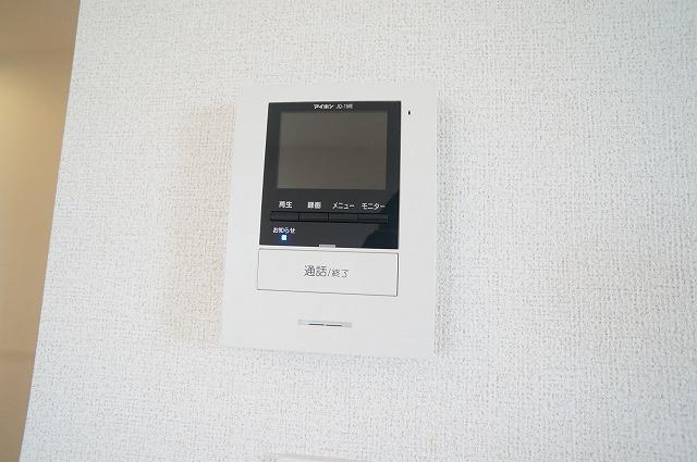 拡大写真:コンソラータ Ⅲ 1階102のカメラ付インターホン(イメージ)