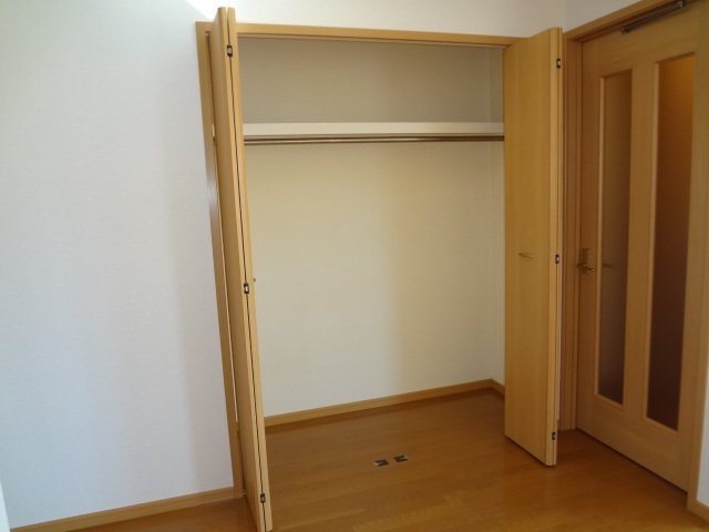 拡大写真:ルシヨン D棟 1階101のクローゼット