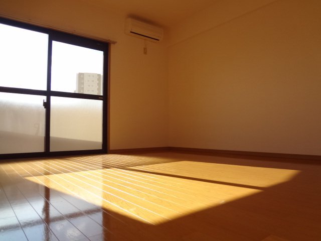 拡大写真：松阪市鎌田町 4階407の洋室