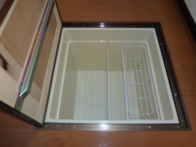 拡大写真：フェリーチェ　Ａ棟 1階105の床下収納