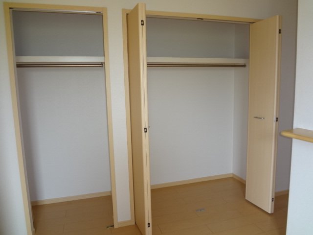 拡大写真:メゾンアイリス 1階B101のクローゼット