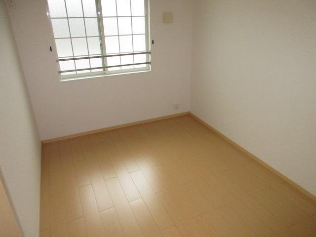 拡大写真: カレックスⅡ 2階201の寝室