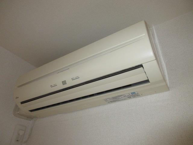拡大写真: カレックスⅡ 2階201のエアコン