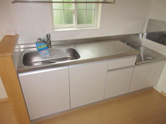 拡大写真: カレックスⅡ 2階201のキッチン