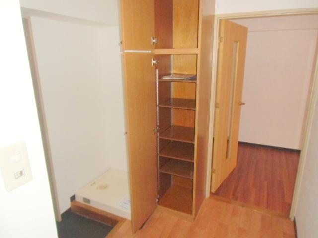 拡大写真: グランドハイツ豊山Ⅰ 3階306の下駄箱(イメージ)