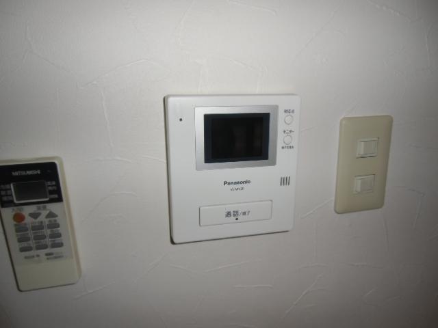 拡大写真: グランドハイツ豊山Ⅰ 3階306のカメラ付インターホン(イメージ)