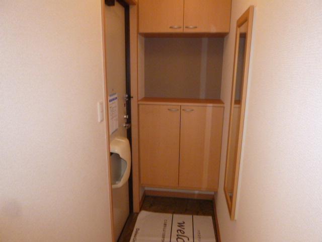 拡大写真:倉敷市福田町古新田 1階102の玄関