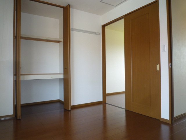 拡大写真:倉敷市福田町古新田 103の洋室