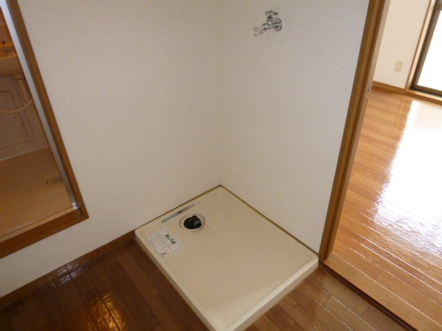 拡大写真:倉敷市連島町鶴新田 2階201の洗濯機置場