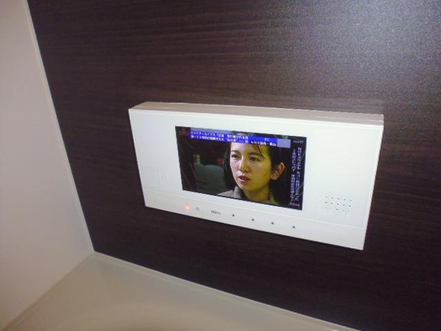 拡大写真:倉敷市連島町連島 2階201の浴室TV