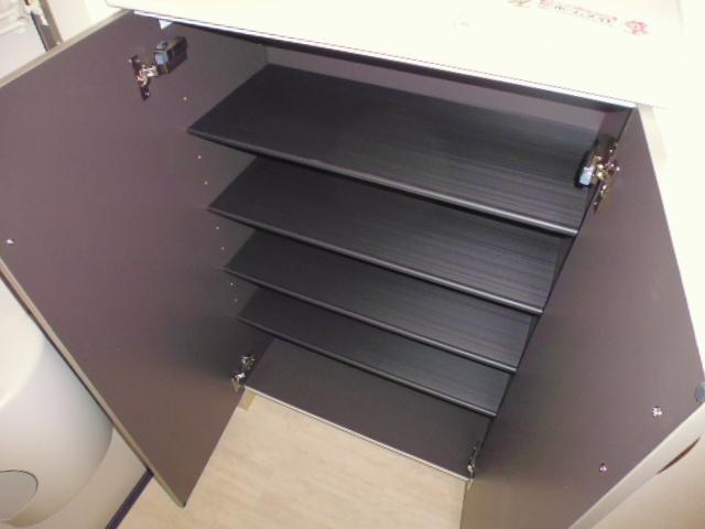 拡大写真：倉敷市児島赤崎２丁目 2階205の下駄箱
