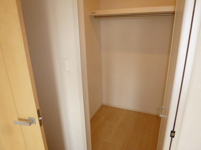拡大写真:倉敷市福田町古新田 2階202のウォークインクローゼット