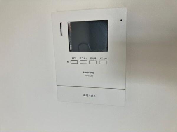 拡大写真：グランドール犬山 4階401のカメラ付インターホン