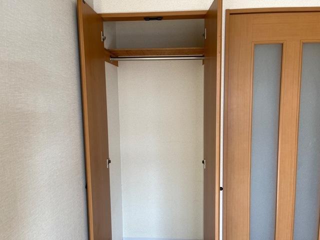 拡大写真：エンジェルウイング 1階106の収納