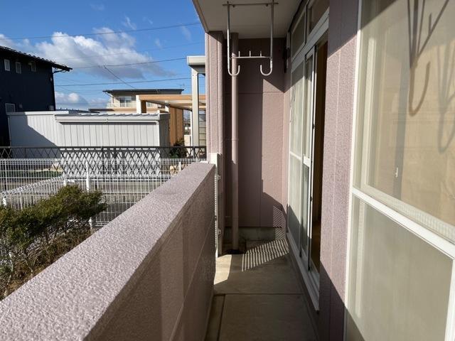 拡大写真：エンジェルウイング 1階106のベランダ