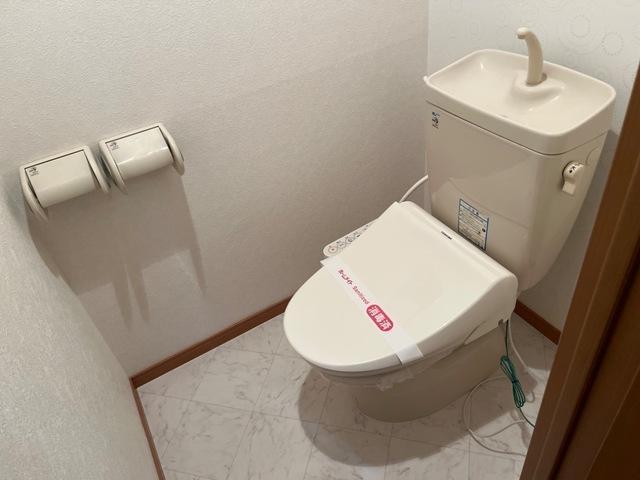拡大写真:エンジェルウイング 2階203のトイレ