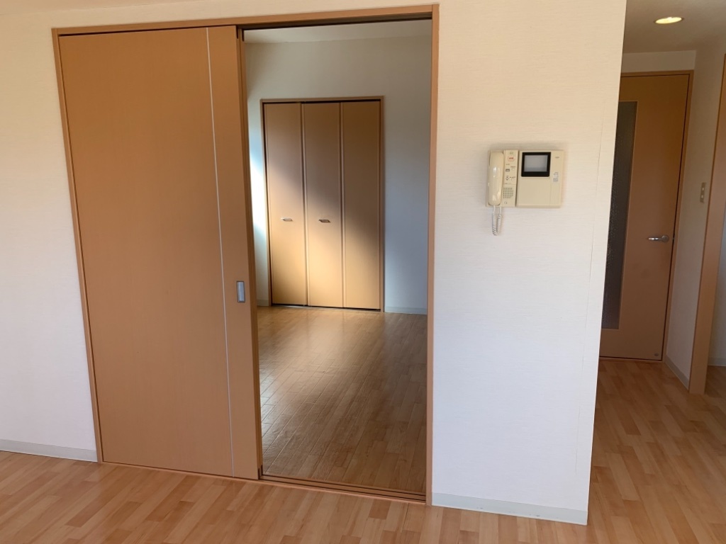 拡大写真:レスカトール 3階305の室内(イメージ)