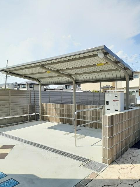 拡大写真:ウィステリア 2階203の自転車置き場