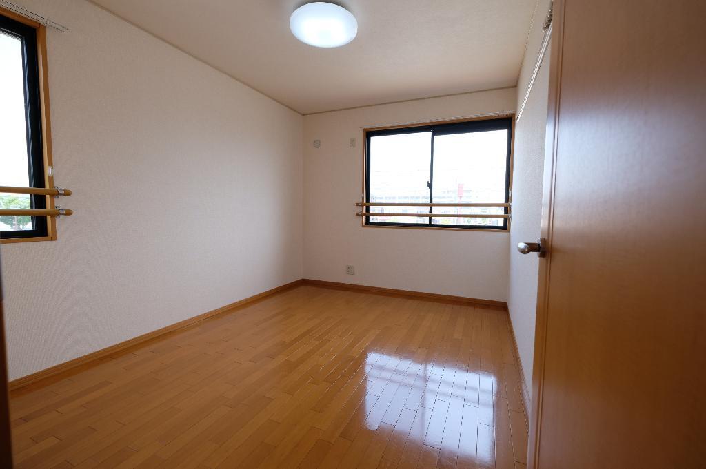 拡大写真:ロイヤルガーデン A 3階302の室内(イメージ)