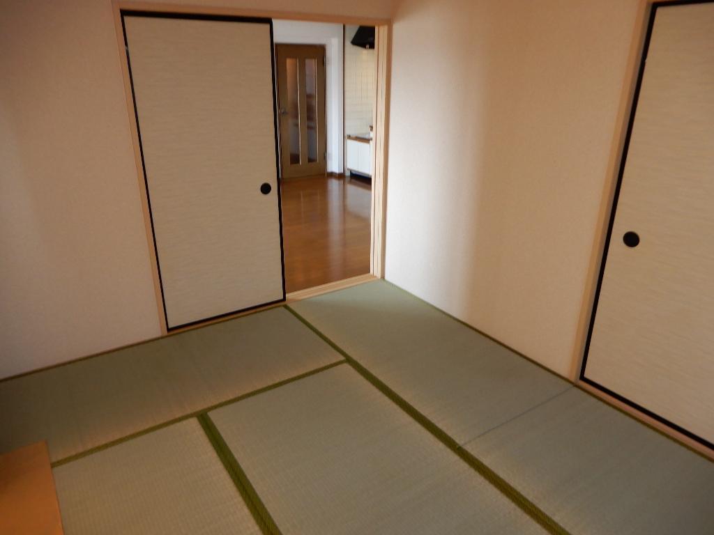 拡大写真:ウインヒル江南 4階403の和室6.0帖