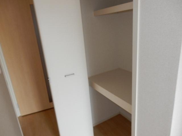 拡大写真:フレッサ 1階101の玄関収納