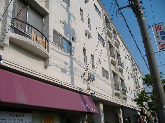 出口マンションの外観