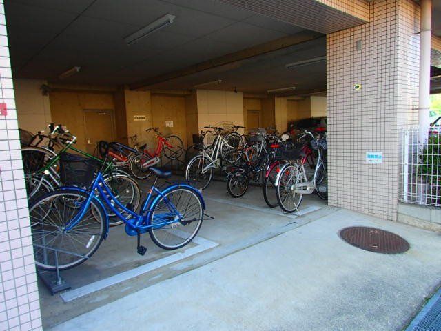 拡大写真：メゾン野田 3階305の外観写真（昼）