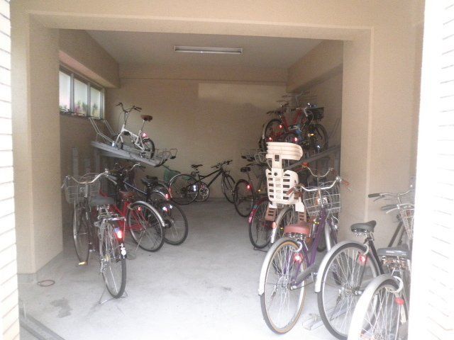 拡大写真：ＴＡＳＫ　ＩＮ　２be１ 4階403の外観写真（昼）