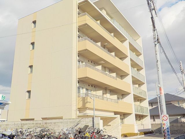 拡大写真：メゾンノーブル 4階403の外観写真（昼）
