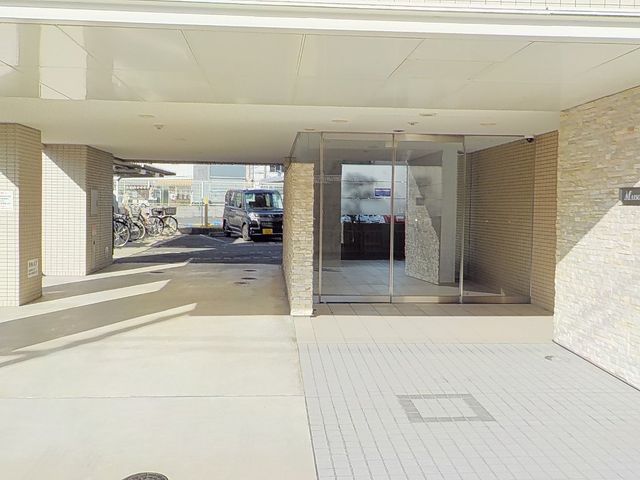 拡大写真：メゾンノーブル 4階403の外観写真（昼）