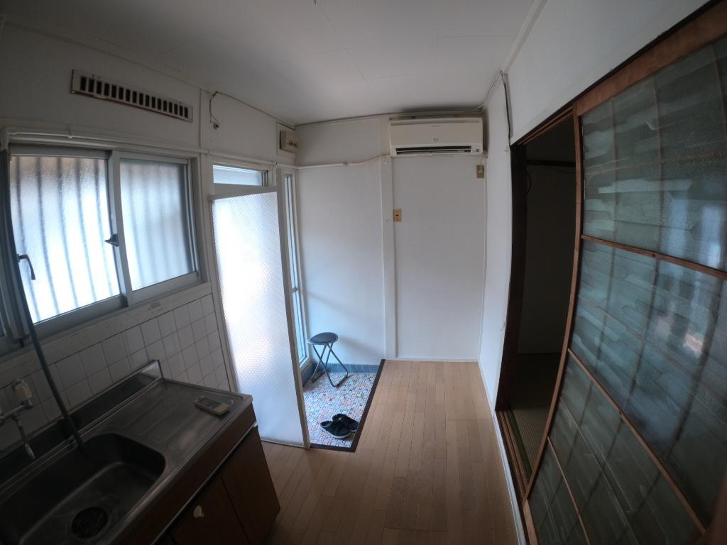 拡大写真：豊中市服部寿町２丁目 2階203の玄関