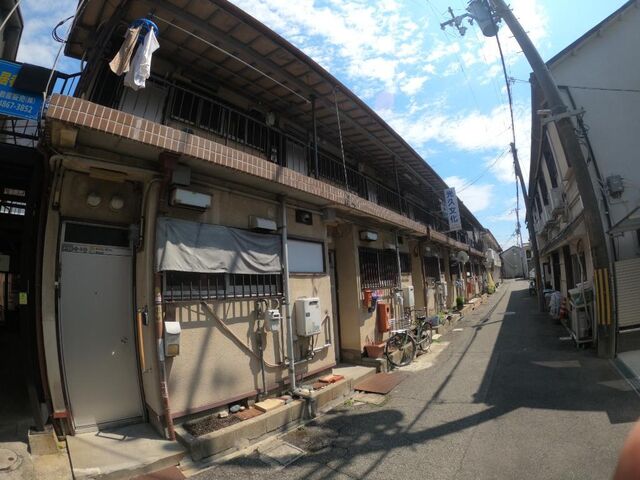 拡大写真：豊中市服部寿町２丁目 2階203の外観写真（昼）