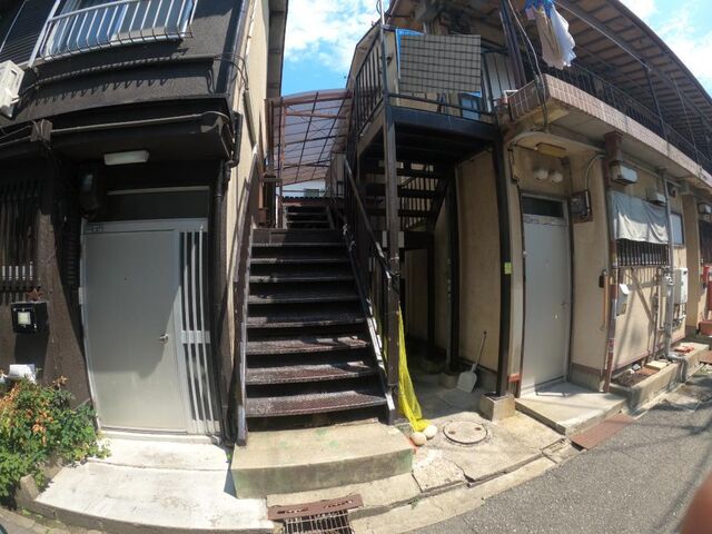 拡大写真：豊中市服部寿町２丁目 2階203の外観写真（昼）