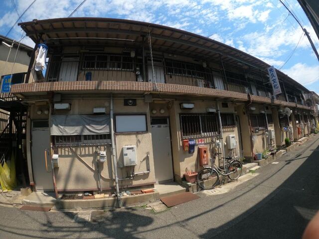 拡大写真：豊中市服部寿町２丁目 2階203の外観写真（昼）