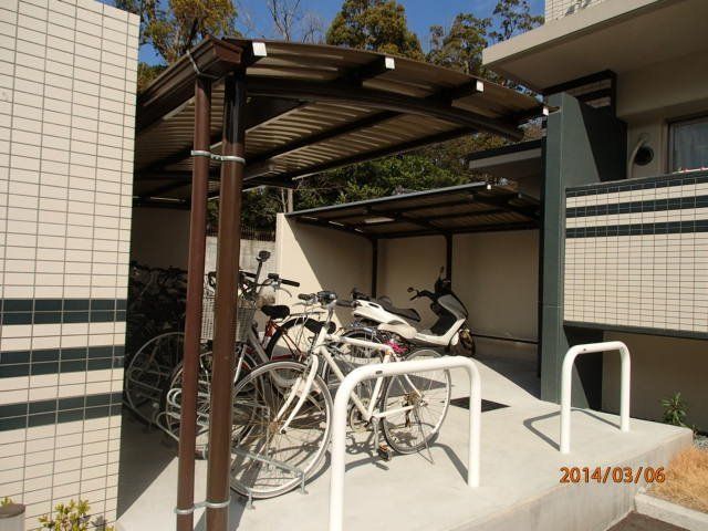 拡大写真：Casa　Verde 2階205の外観写真（昼）