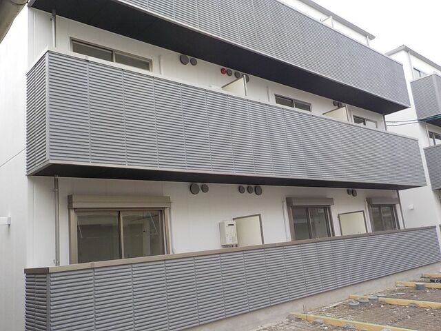 拡大写真：スクエアプレス豊中 3階301の外観写真（昼）