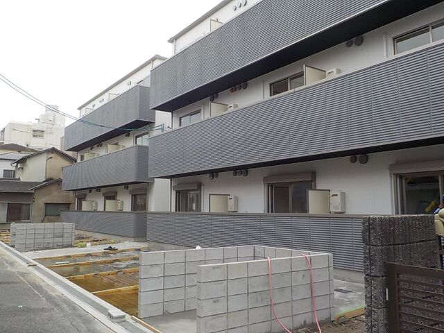 拡大写真：スクエアプレス豊中 3階301の外観写真（昼）