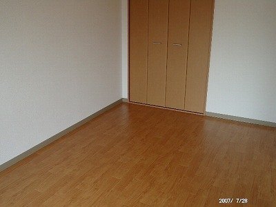 拡大写真:伊賀市御代 1階106の洋室