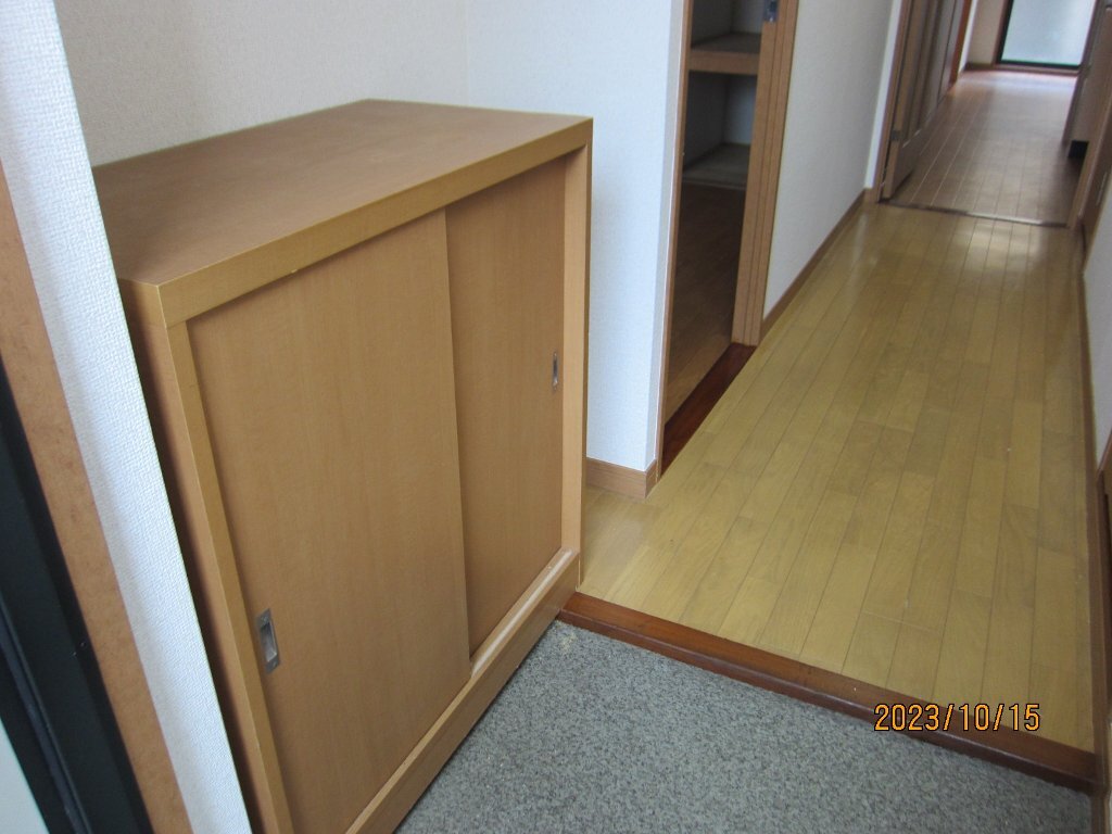 拡大写真：名張市栄町 1階102の玄関