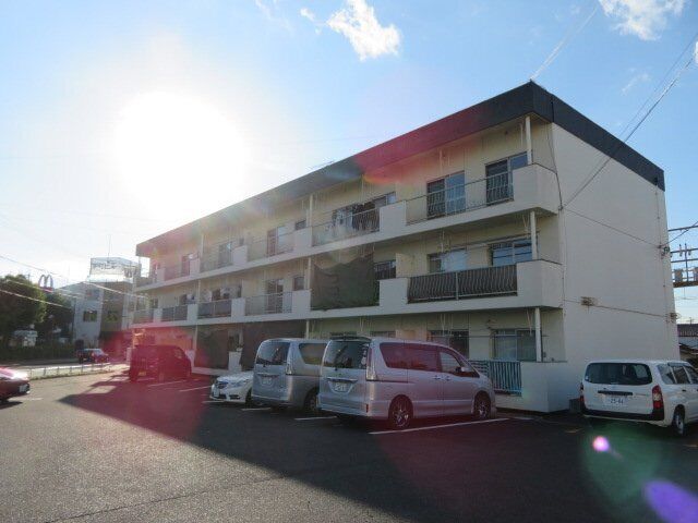拡大写真：伊賀市上野茅町 3階302の外観写真（昼）
