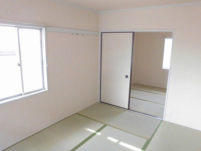 拡大写真：コーポ白木 2階201の和室