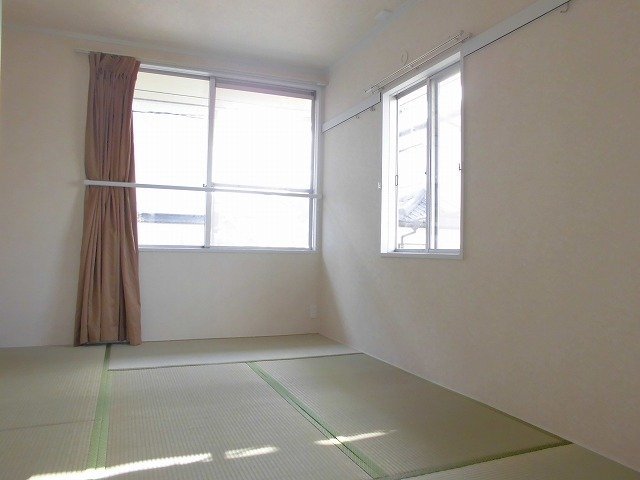 拡大写真：コーポ白木 2階201の和室