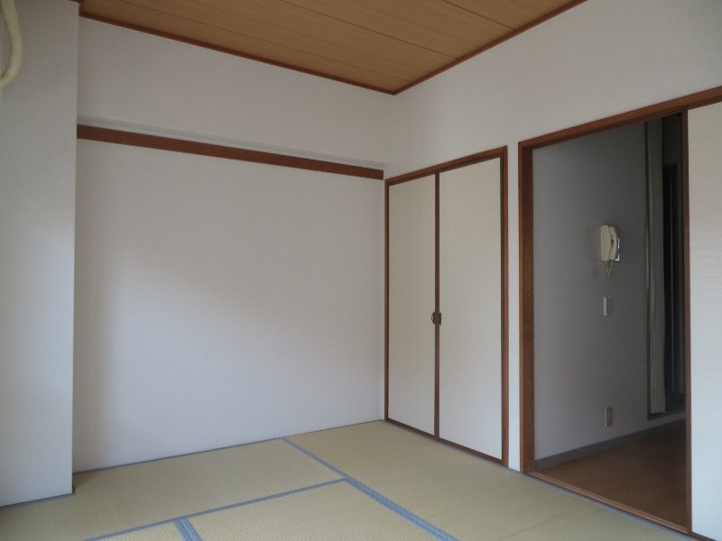 拡大写真：ハレー泉 2階202の室内