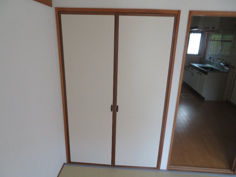 拡大写真：ハレー泉 2階202の収納
