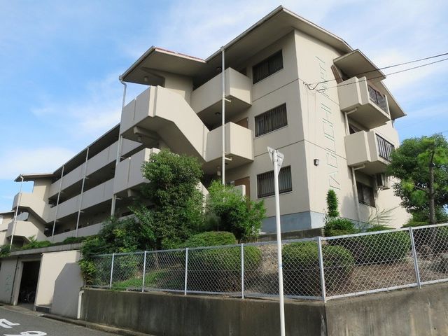 拡大写真：グリーンヒル千里 1階101の外観写真（昼）