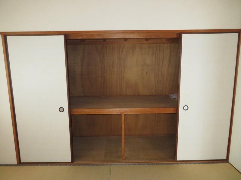 拡大写真：ロイヤルハイツ千里 4階401の収納