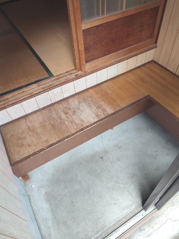 拡大写真:吹田市内本町1丁目 1階1の玄関