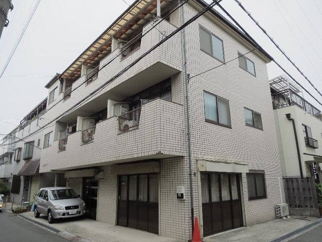 拡大写真：上田ハイツ 2階202の外観写真（昼）
