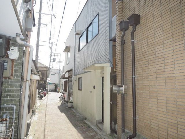 拡大写真：吹田市元町 1階1の外観写真（昼）
