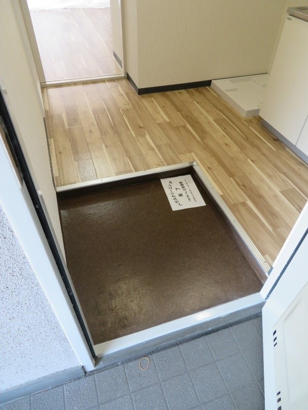 拡大写真：ナンノ第１２号館 3階302の玄関